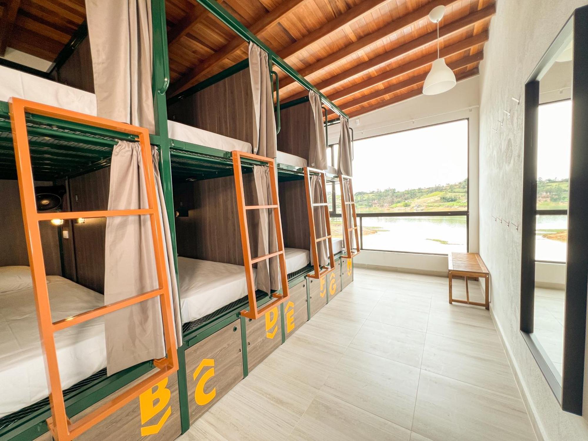 Viajero Guatape Hostel & Lake Club Екстер'єр фото