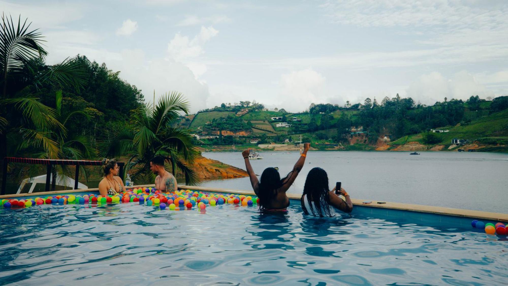 Viajero Guatape Hostel & Lake Club Екстер'єр фото