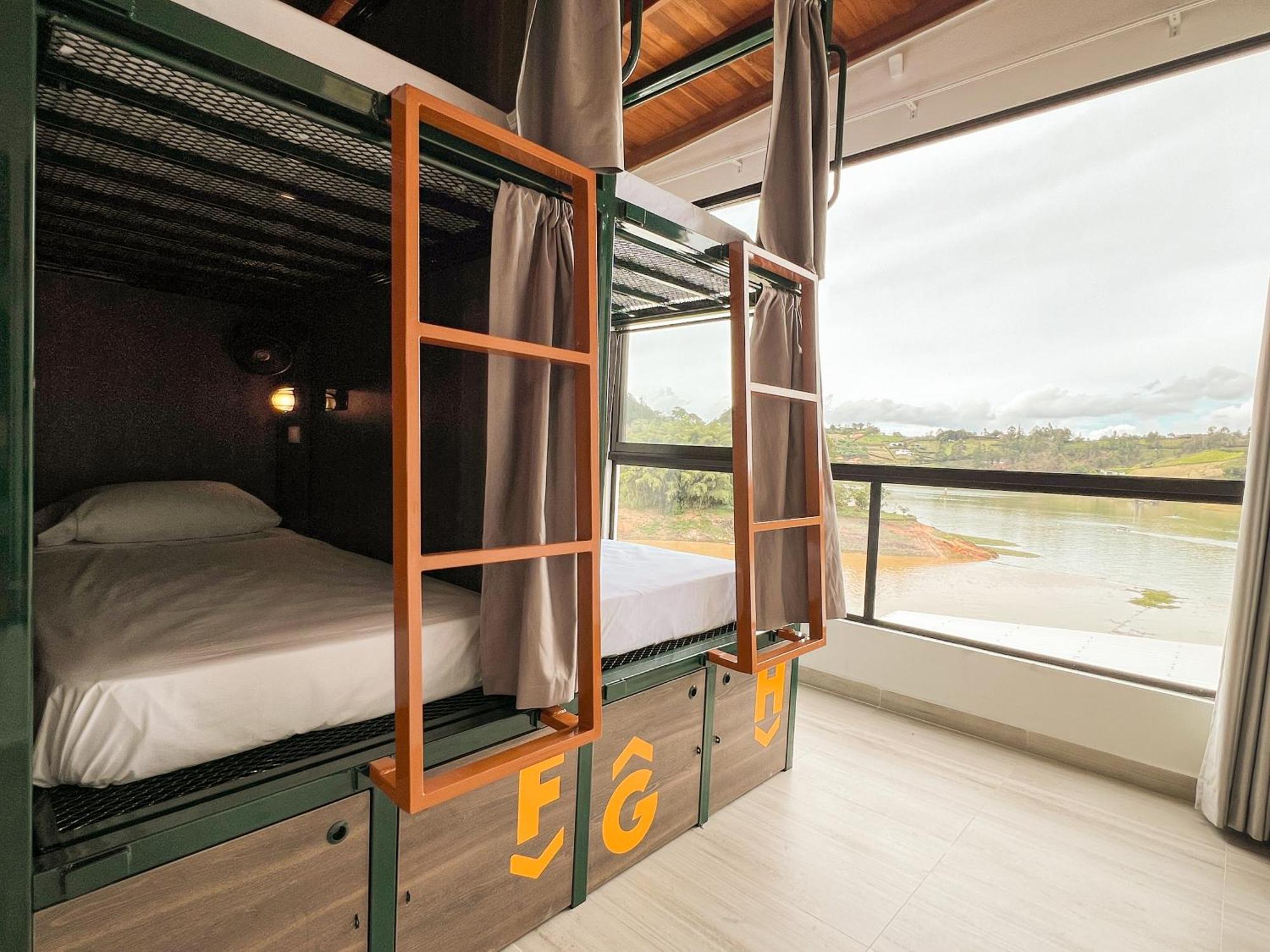 Viajero Guatape Hostel & Lake Club Екстер'єр фото