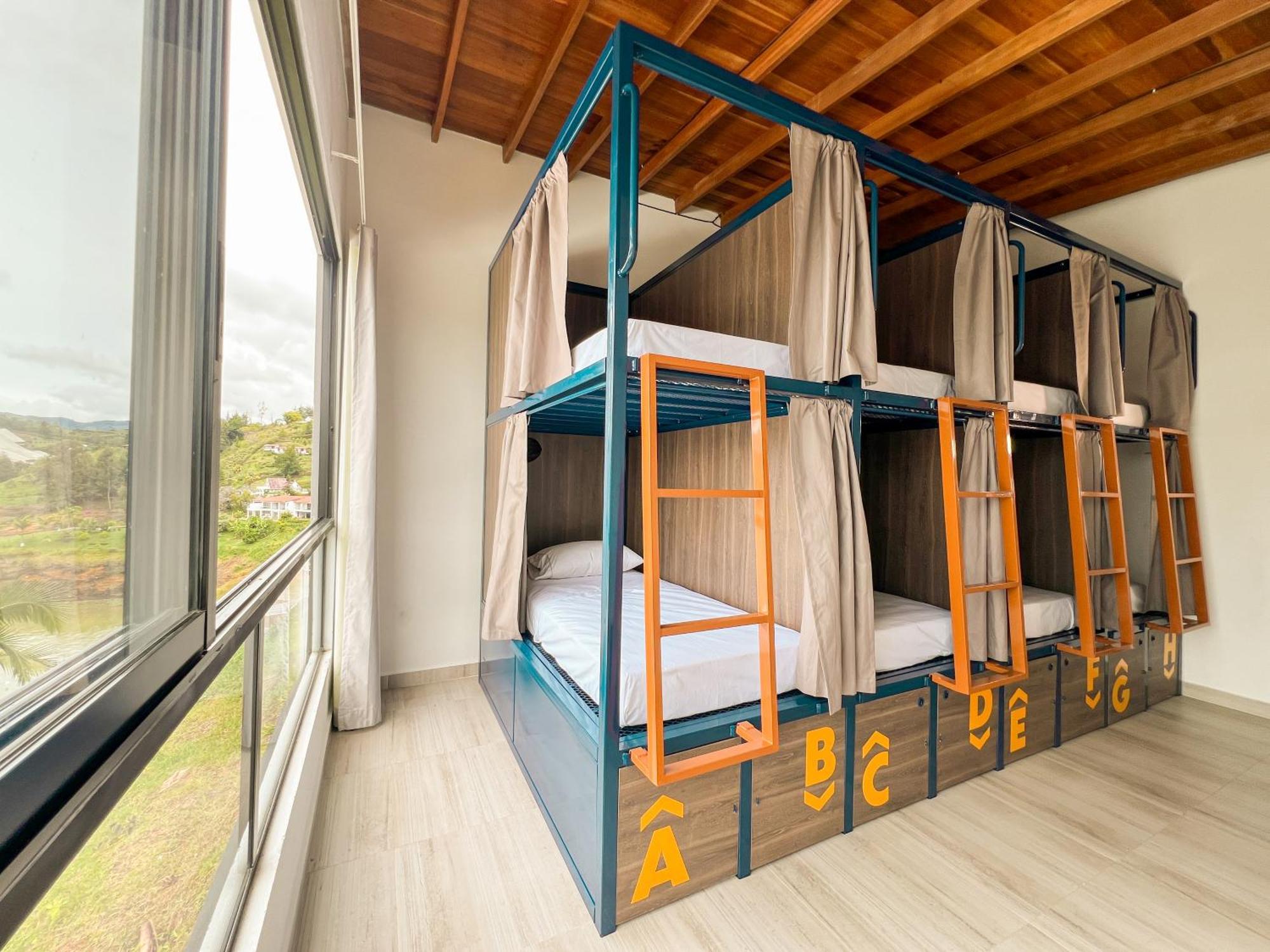 Viajero Guatape Hostel & Lake Club Екстер'єр фото